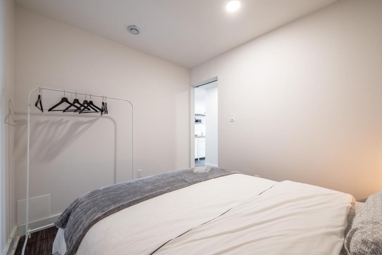 Modern Contemporary 2 Bedroom Suite Halifax Exterior foto